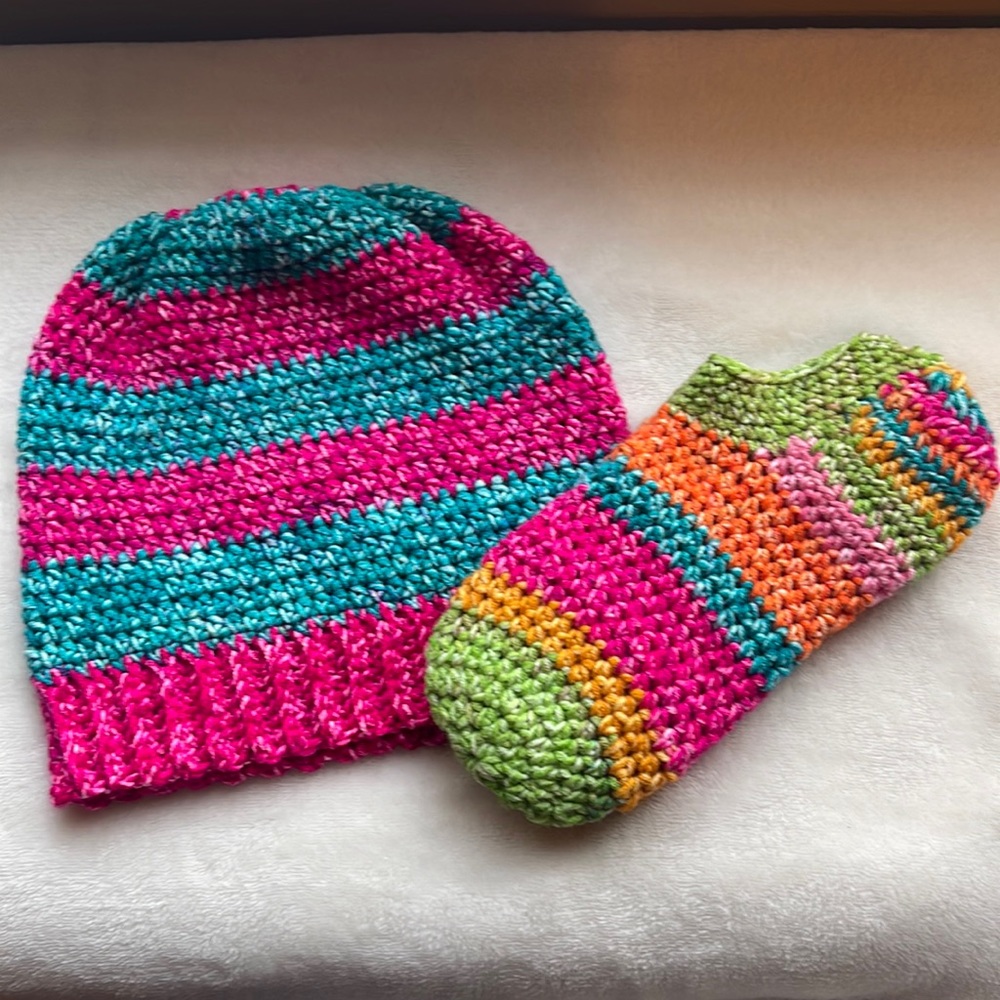 ❄️ Handmade Crochet Hat & Socks
